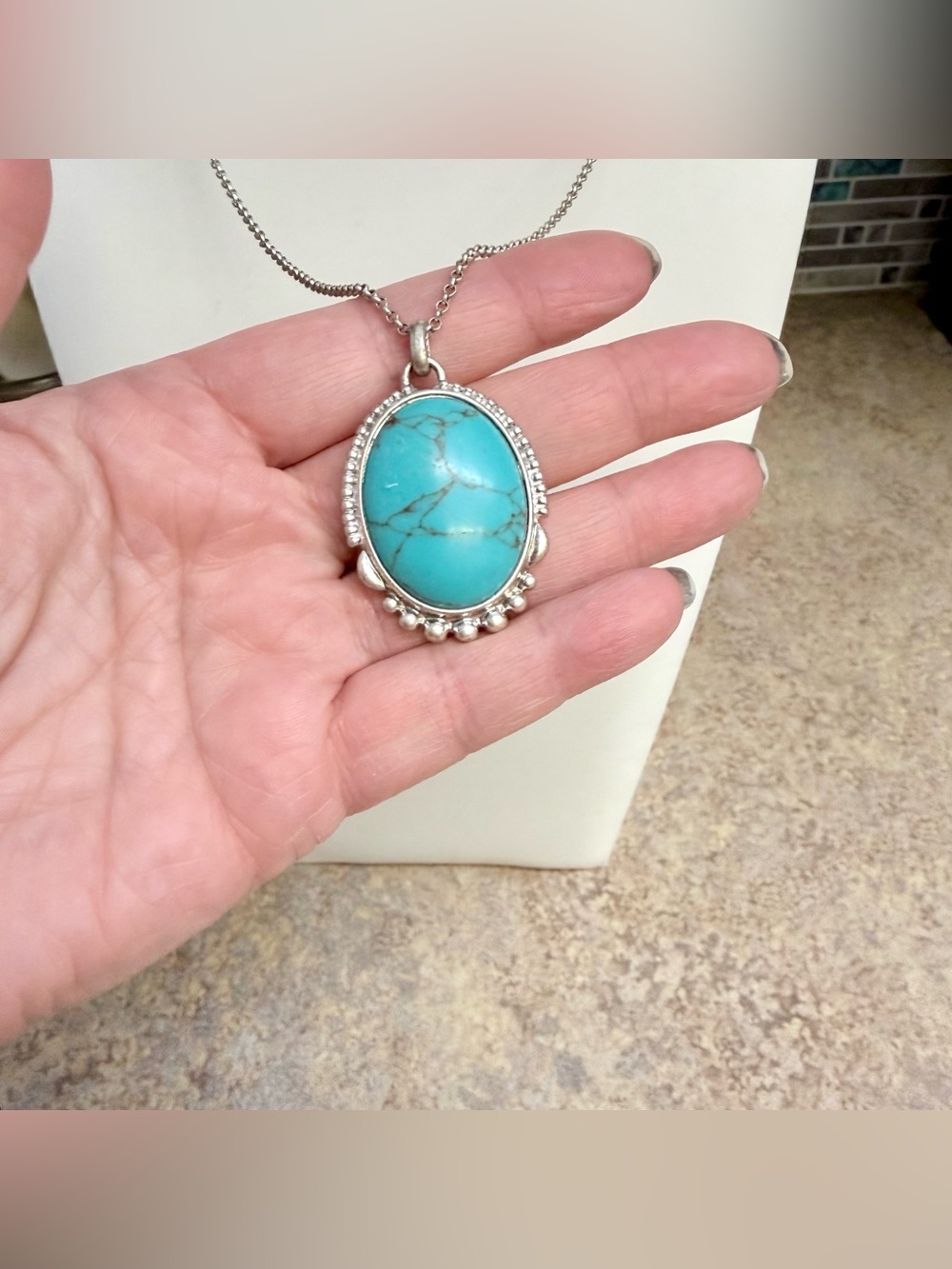 Lucky Brand Silver Tone Blue Turquoise Oval Pendant Necklace Southwestern - Picture 2 of 4